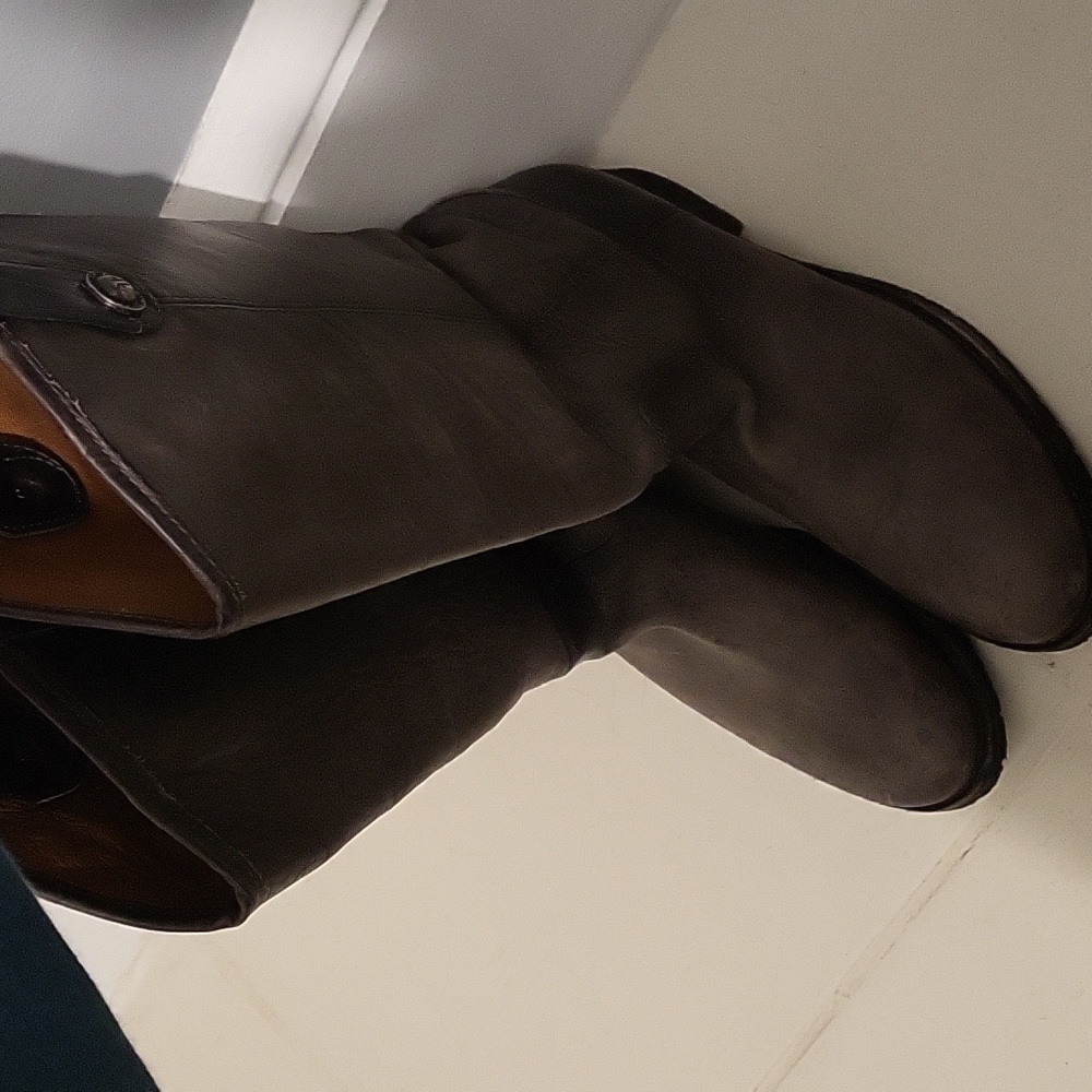 FRYE leather Melissa Button riding boots